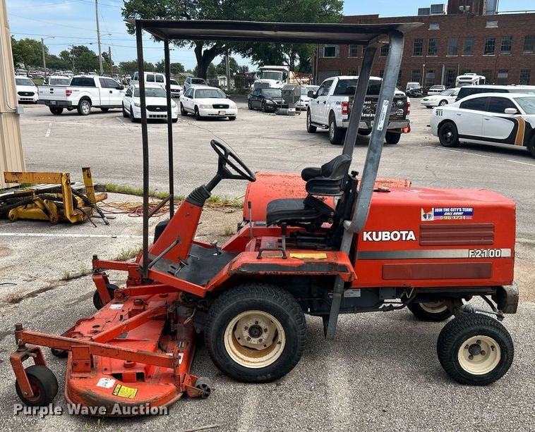 image for item LE9560 Kubota F2100E  lawn mower