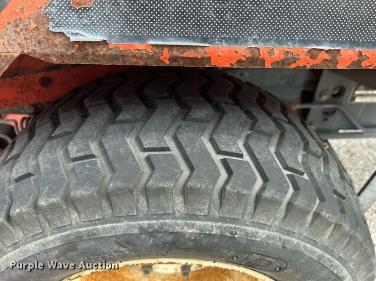 image for item LE9560 Kubota F2100E  lawn mower