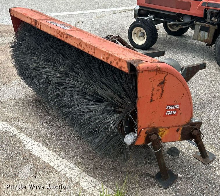 image for item LE9560 Kubota F2100E  lawn mower