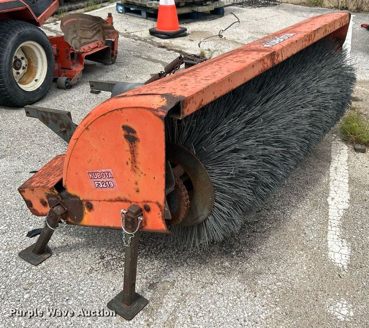 image for item LE9560 Kubota F2100E  lawn mower