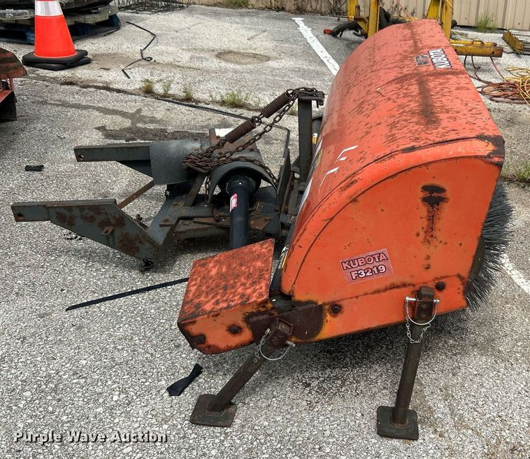 image for item LE9560 Kubota F2100E  lawn mower