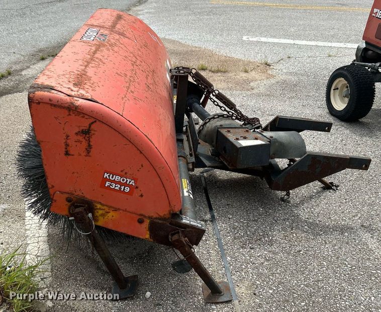 image for item LE9560 Kubota F2100E  lawn mower