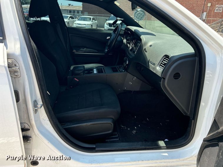 image for item LE9561 2016 Dodge Charger Police