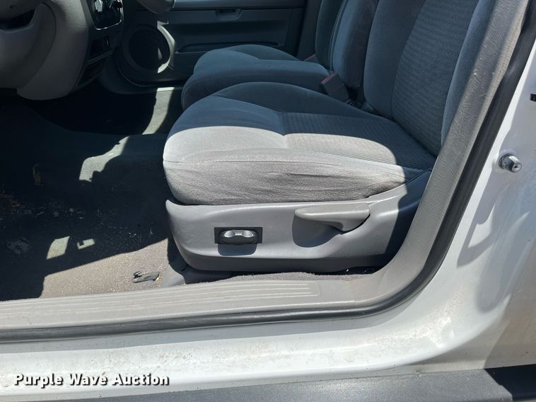 image for item LE9562 2004 Ford Taurus