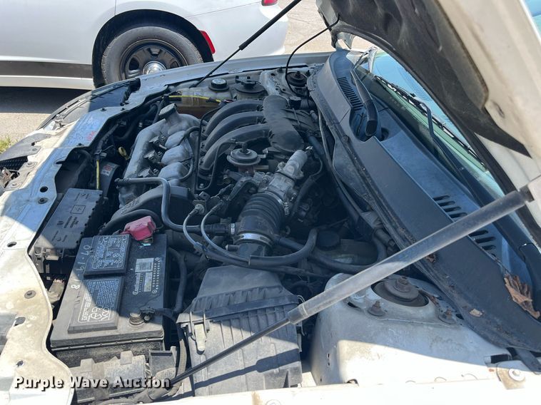 image for item LE9562 2004 Ford Taurus