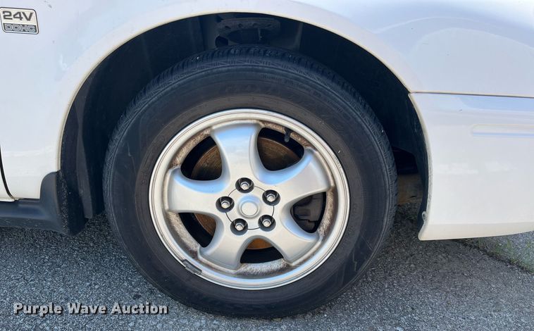 image for item LE9562 2004 Ford Taurus