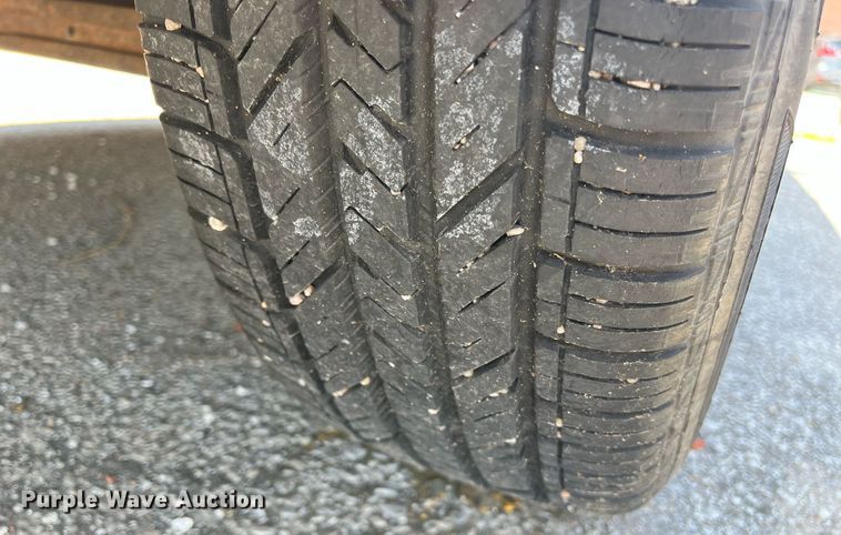 image for item LE9562 2004 Ford Taurus