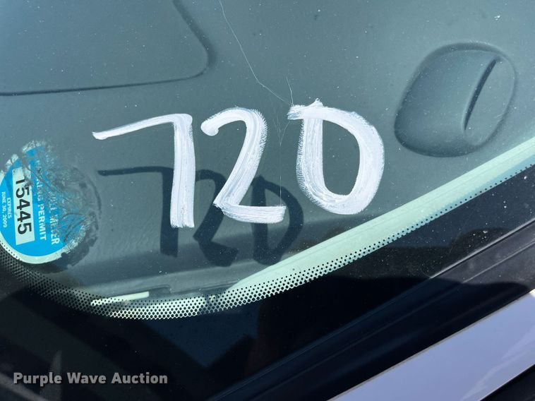 image for item LE9562 2004 Ford Taurus