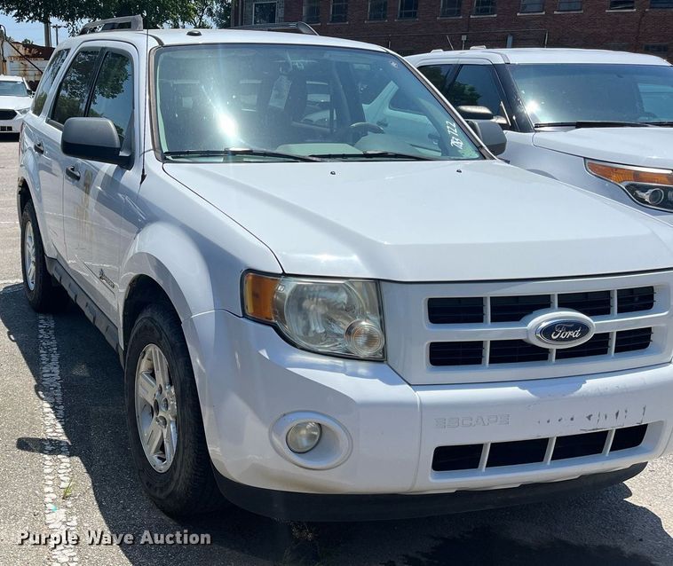 image for item LE9564 2010 Ford Escape Hybrid  SUV