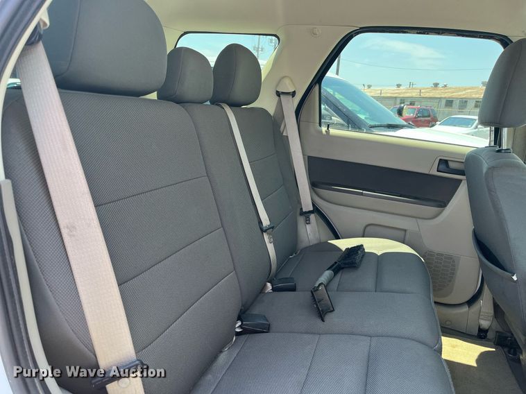 image for item LE9564 2010 Ford Escape Hybrid  SUV