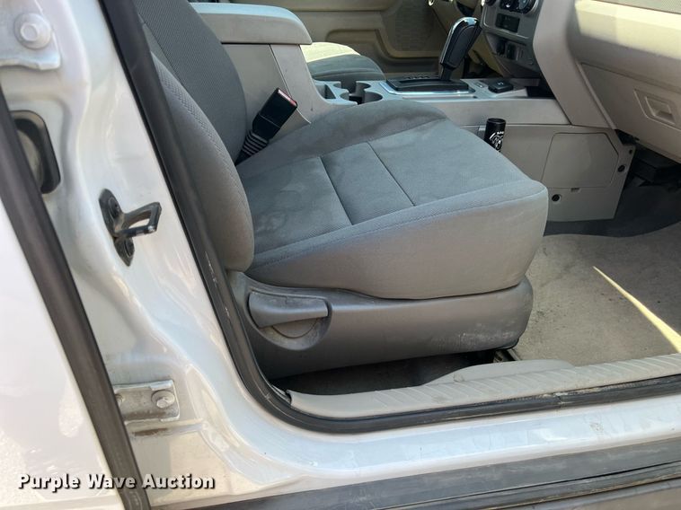 image for item LE9564 2010 Ford Escape Hybrid  SUV