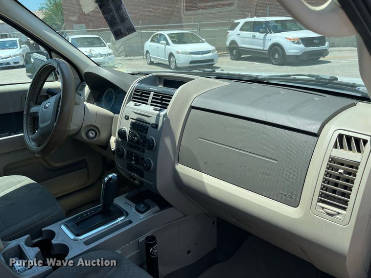 image for item LE9564 2010 Ford Escape Hybrid  SUV