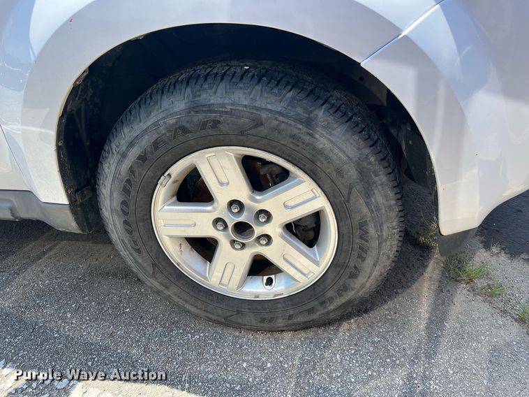 image for item LE9564 2010 Ford Escape Hybrid  SUV