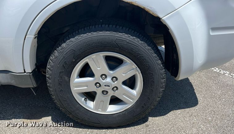 image for item LE9564 2010 Ford Escape Hybrid  SUV