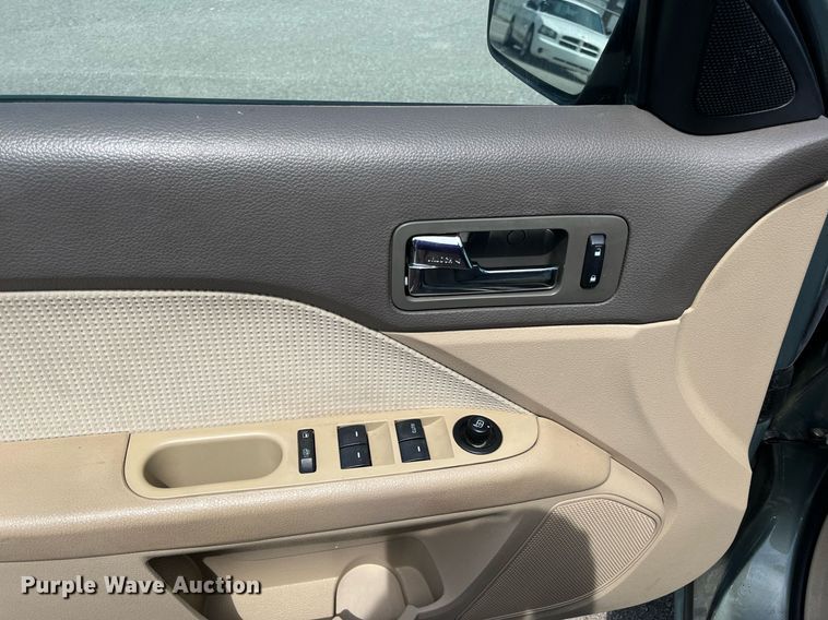image for item LE9568 2008 Ford Fusion
