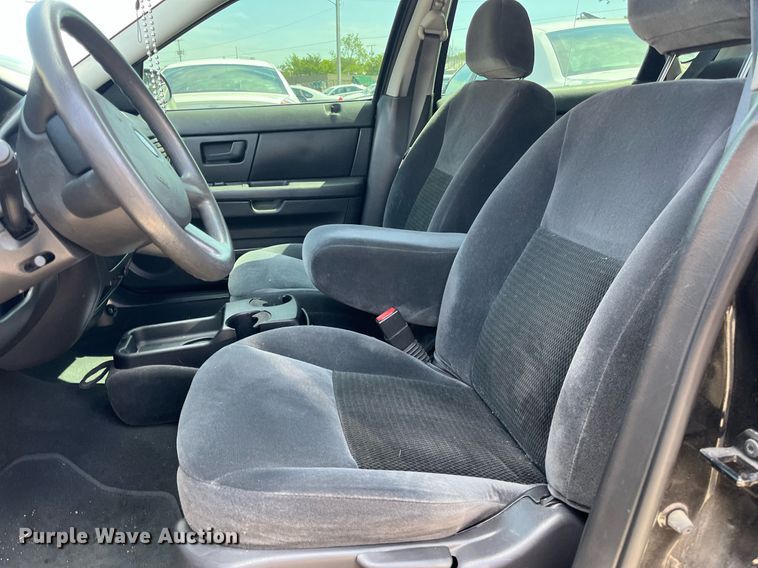 image for item LE9569 2006 Ford Taurus