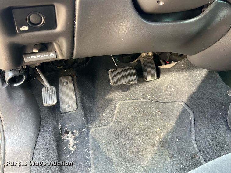 image for item LE9569 2006 Ford Taurus