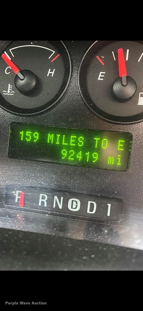 image for item LE9569 2006 Ford Taurus