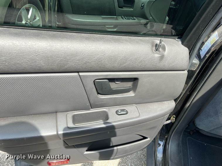 image for item LE9569 2006 Ford Taurus