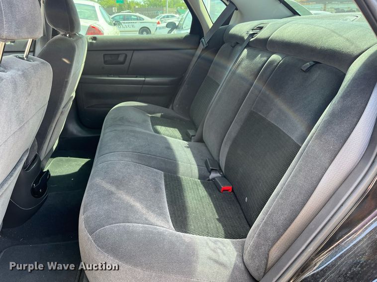 image for item LE9569 2006 Ford Taurus