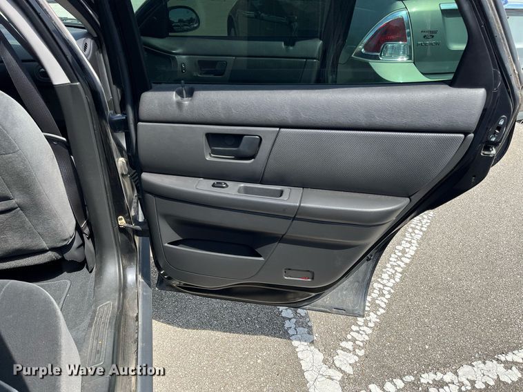 image for item LE9569 2006 Ford Taurus