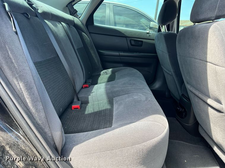 image for item LE9569 2006 Ford Taurus