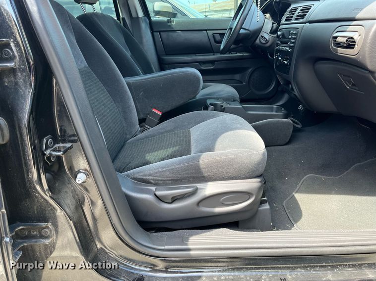 image for item LE9569 2006 Ford Taurus