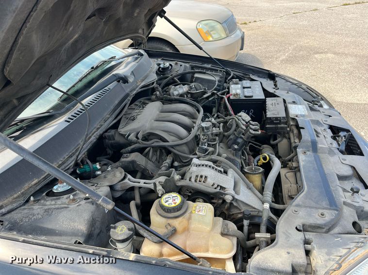 image for item LE9569 2006 Ford Taurus