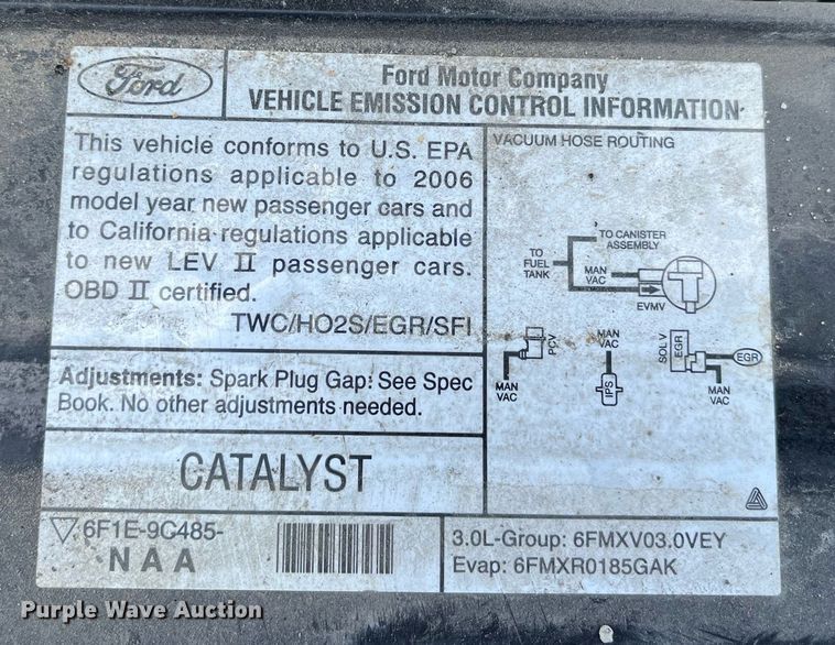 image for item LE9569 2006 Ford Taurus