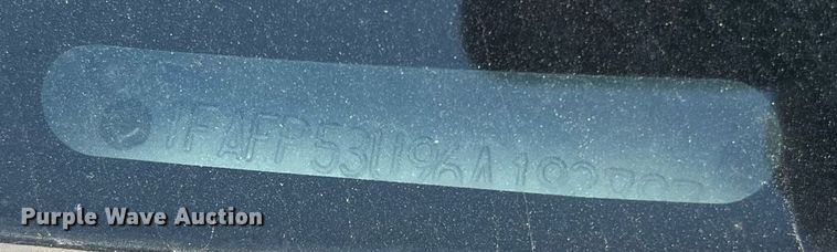 image for item LE9569 2006 Ford Taurus