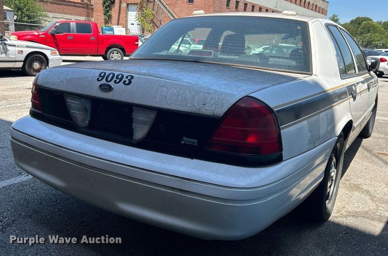 image for item LE9572 2009 Ford Crown Victoria Police Interceptor