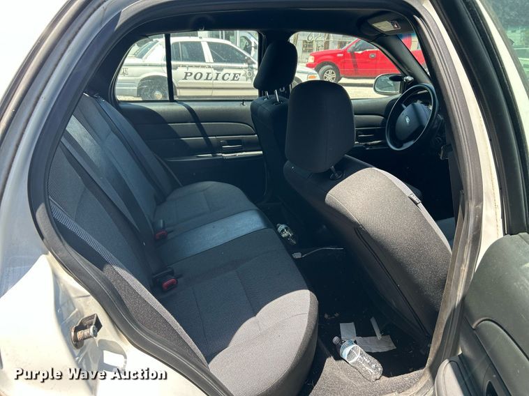 image for item LE9572 2009 Ford Crown Victoria Police Interceptor