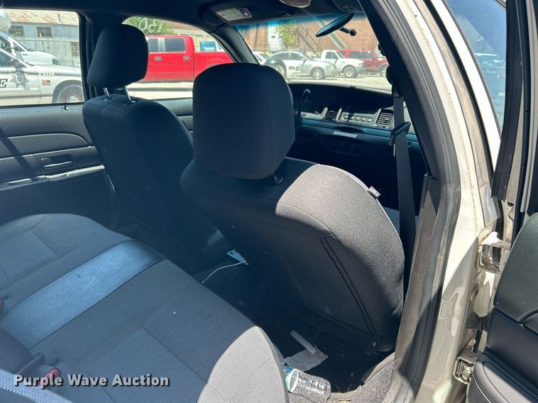 image for item LE9572 2009 Ford Crown Victoria Police Interceptor