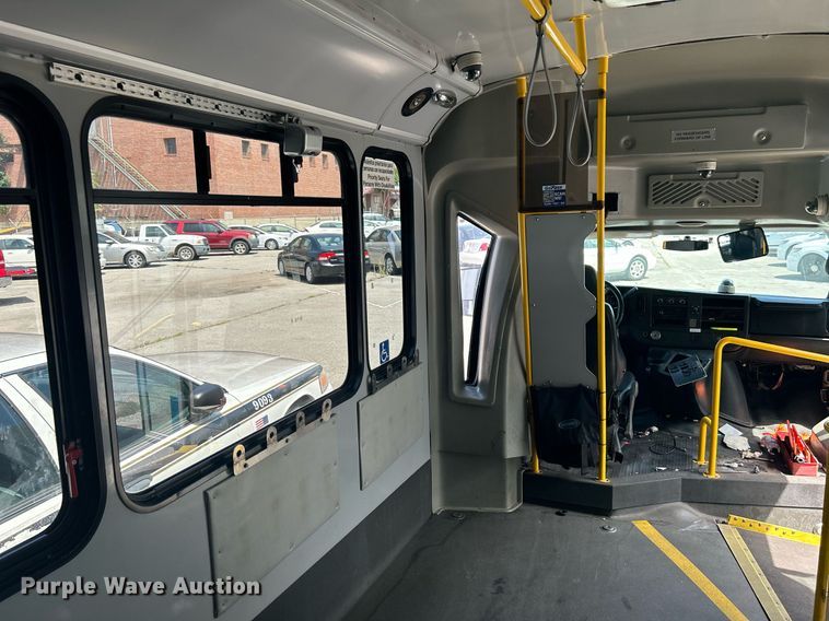 image for item LE9573 2014 Chevrolet Express