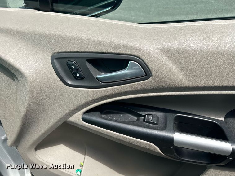 image for item LE9574 2017 Ford Transit Connect  van