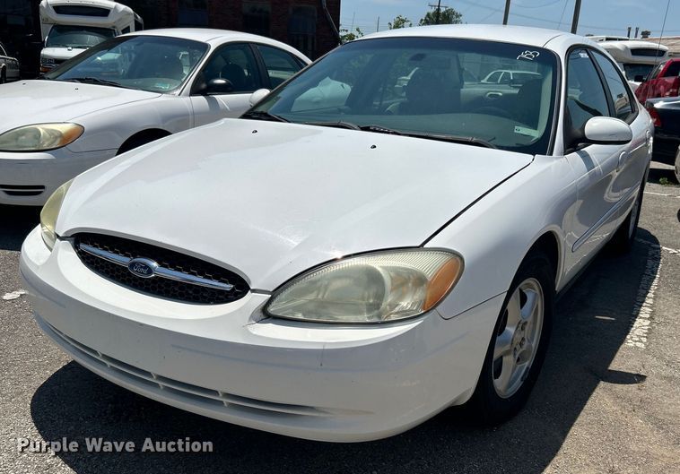 image for item LE9575 2002 Ford Taurus
