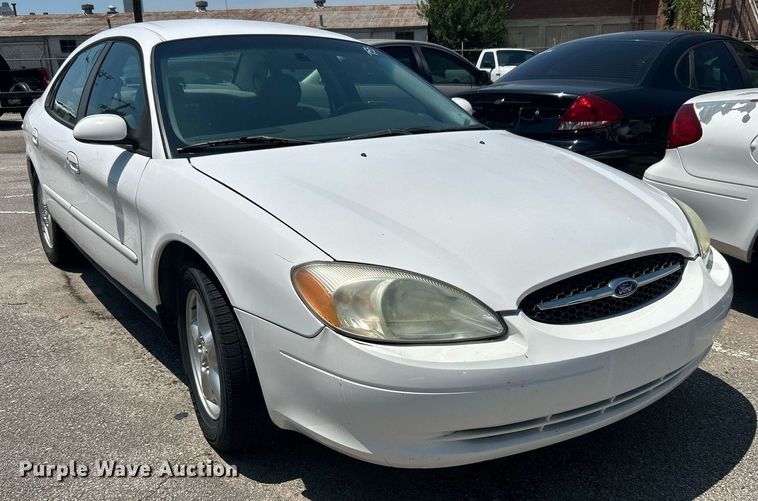 image for item LE9575 2002 Ford Taurus
