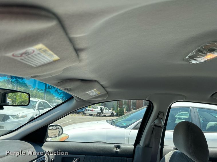 image for item LE9575 2002 Ford Taurus