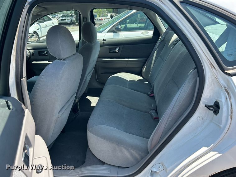 image for item LE9575 2002 Ford Taurus