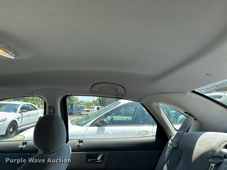 image for item LE9575 2002 Ford Taurus