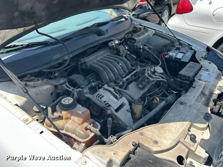 image for item LE9575 2002 Ford Taurus