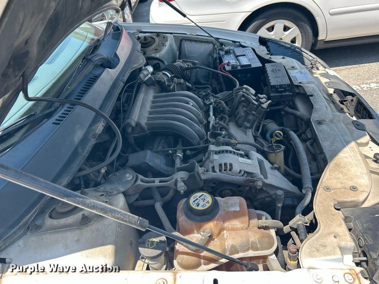 image for item LE9575 2002 Ford Taurus