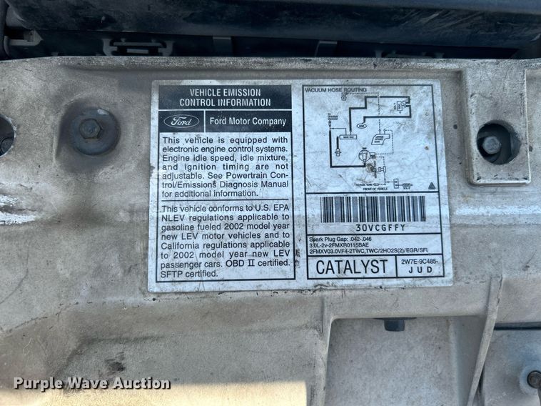 image for item LE9575 2002 Ford Taurus