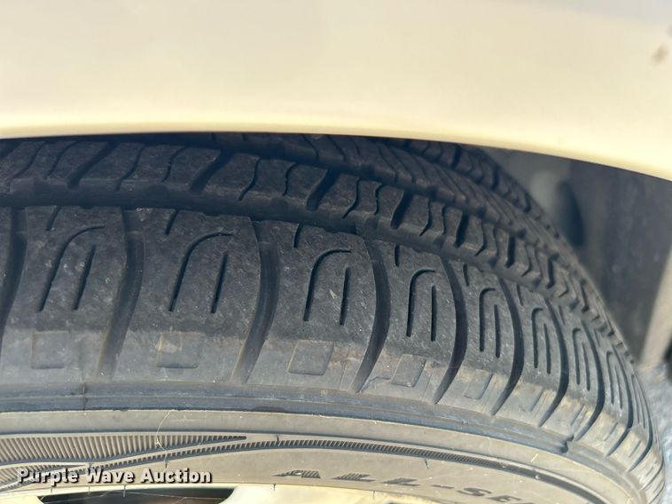 image for item LE9575 2002 Ford Taurus