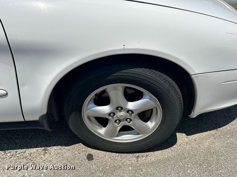image for item LE9575 2002 Ford Taurus