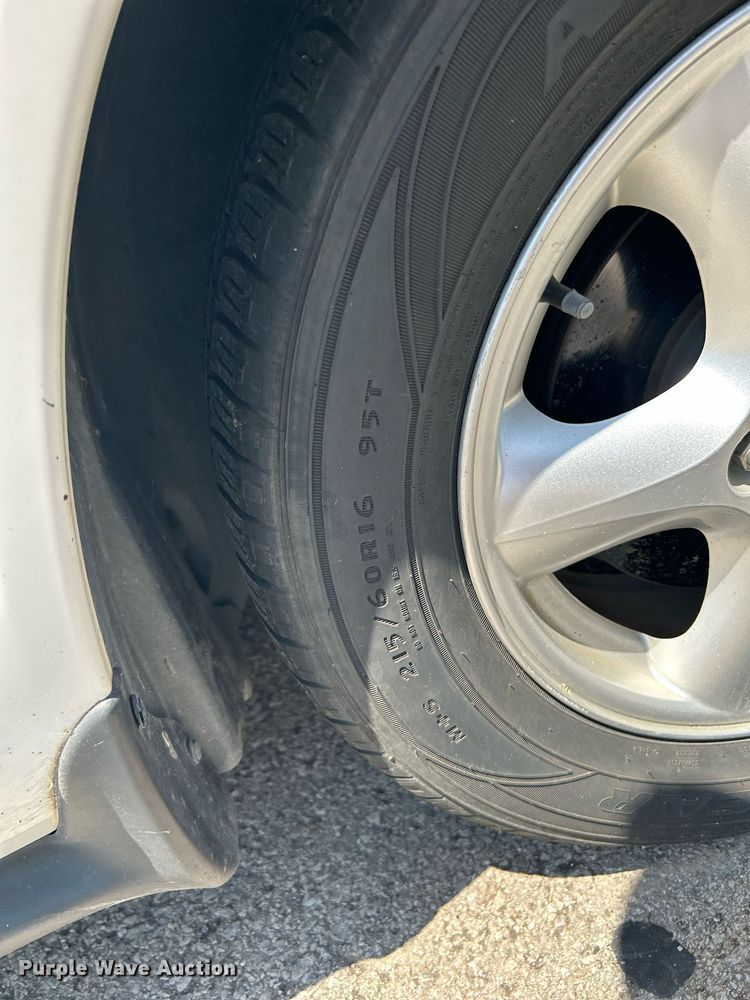 image for item LE9575 2002 Ford Taurus