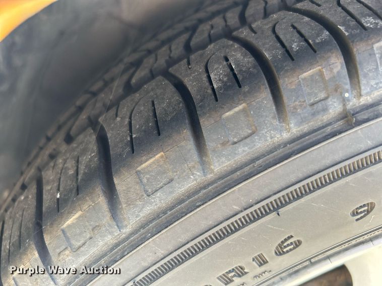 image for item LE9575 2002 Ford Taurus