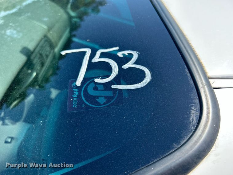 image for item LE9575 2002 Ford Taurus