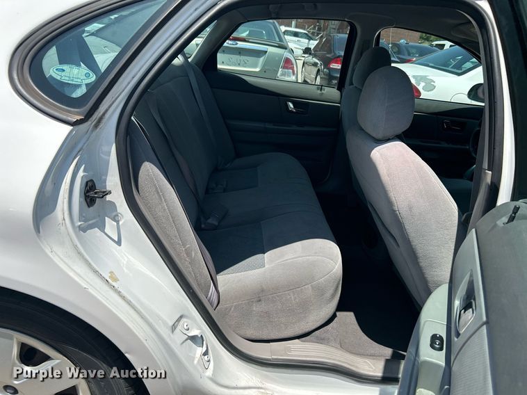 image for item LE9576 2003 Ford Taurus