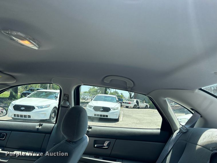 image for item LE9576 2003 Ford Taurus